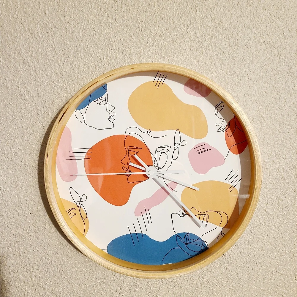 Round Colorful Wall Clock with Faces